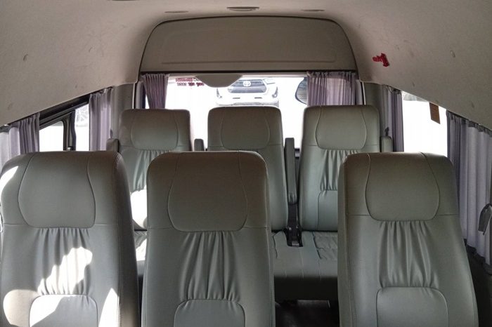 TOYOTA 2WD 2019 3.0 MT COMMUTER SILVER  3294 full