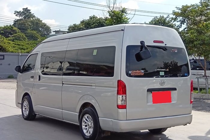 TOYOTA 2WD 2019 3.0 MT COMMUTER SILVER  3294 full