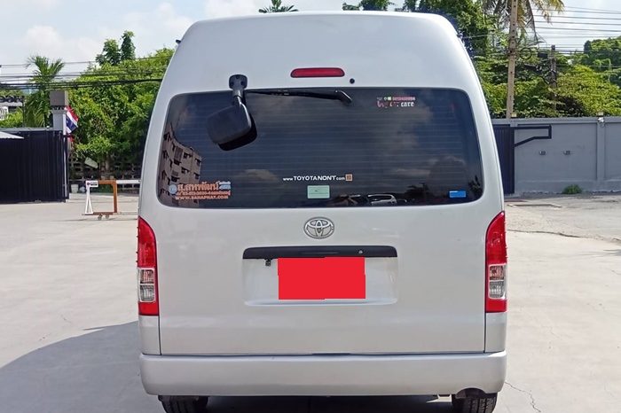 TOYOTA 2WD 2019 3.0 MT COMMUTER SILVER  3294 full