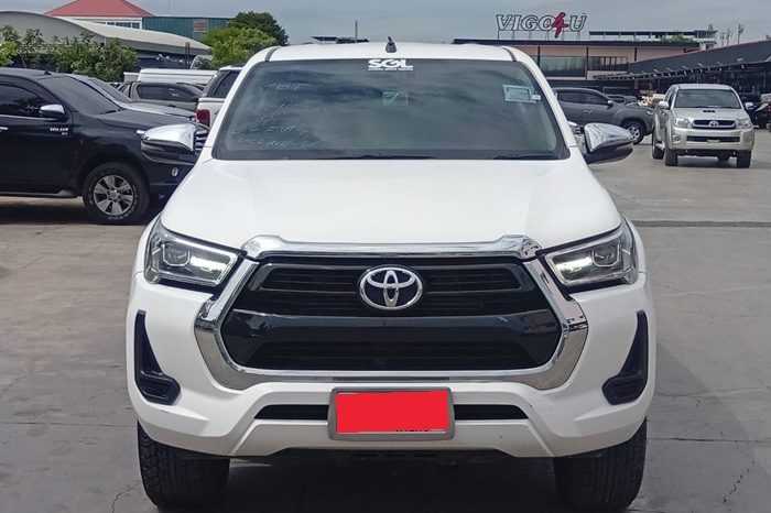 REVO PRE 2021 2.4E AT DOUBLE CAB WHITE  2232 full