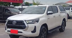 REVO PRE 2021 2.4E AT DOUBLE CAB WHITE  2232