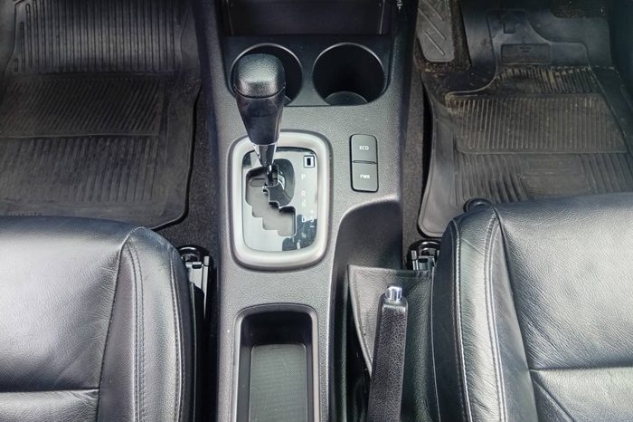 REVO PRE 2021 2.4E AT DOUBLE CAB WHITE  2232 full