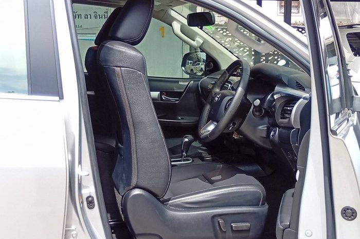 REVO 4WD 2020 2.8G AT DOUBLE CAB SILVER  2806 full