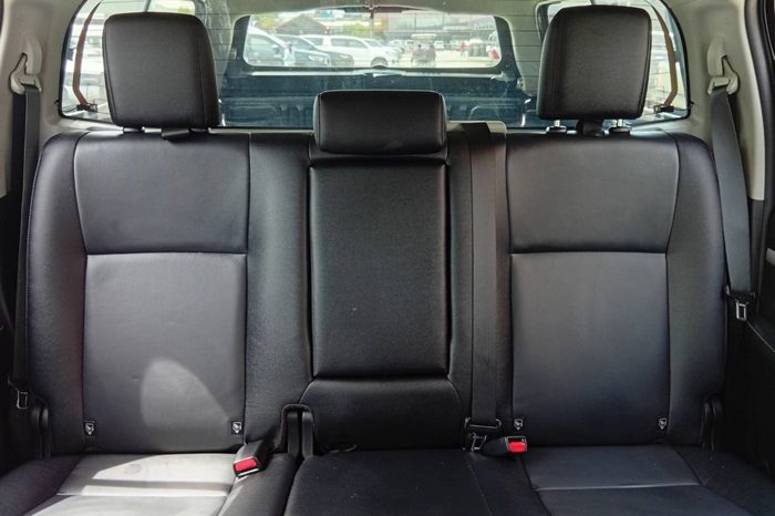 REVO 4WD 2020 2.8G AT DOUBLE CAB SILVER  2806 full