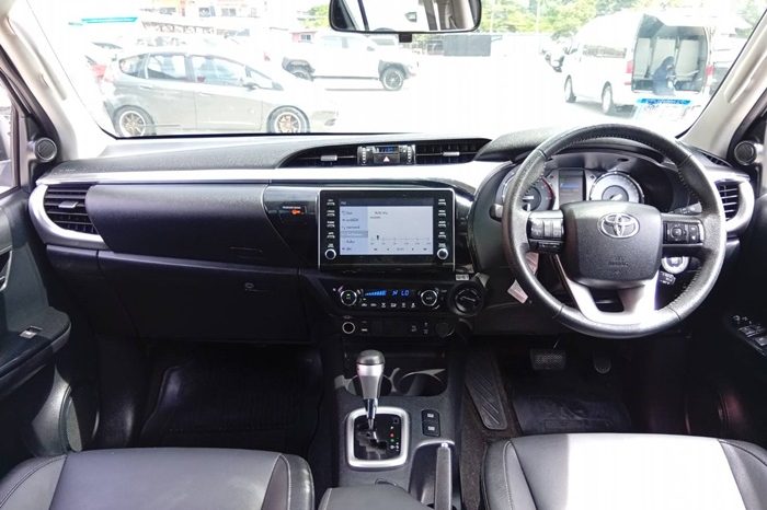 REVO 4WD 2020 2.8G AT DOUBLE CAB SILVER  2806 full