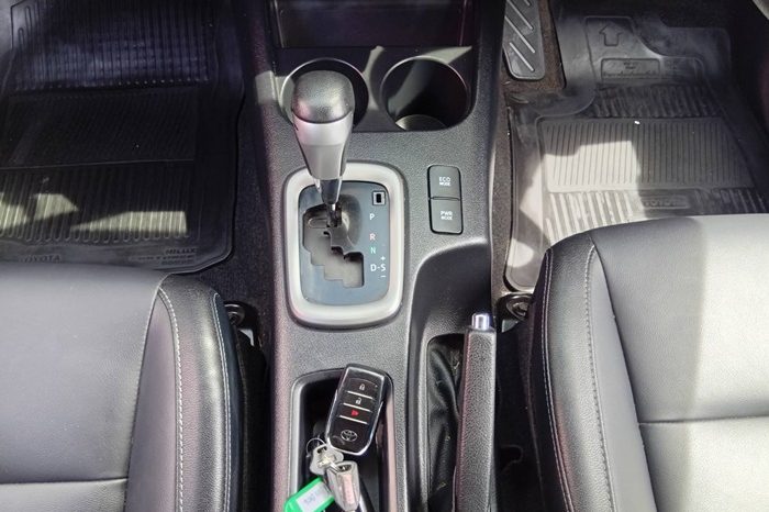 REVO 4WD 2020 2.8G AT DOUBLE CAB SILVER  2806 full