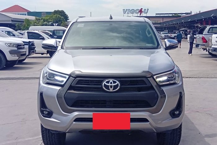 REVO PRE 2020 2.4 MID AT DOUBLE CAB SILVER  7468 full