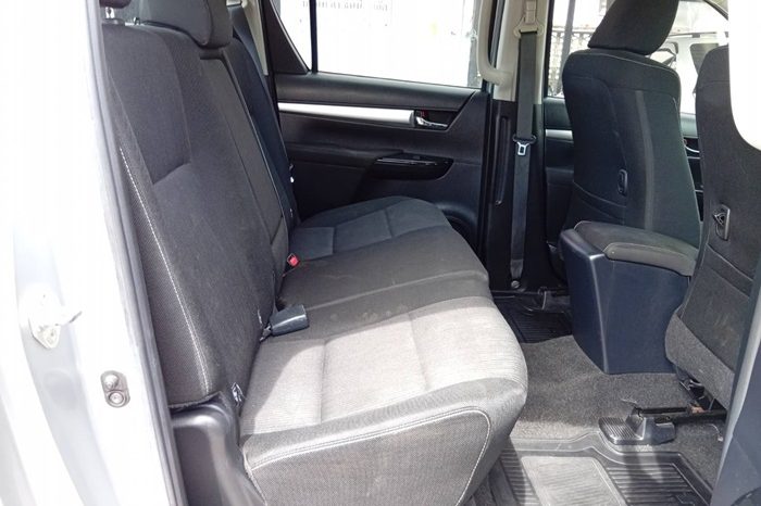 REVO PRE 2020 2.4 MID AT DOUBLE CAB SILVER  7468 full