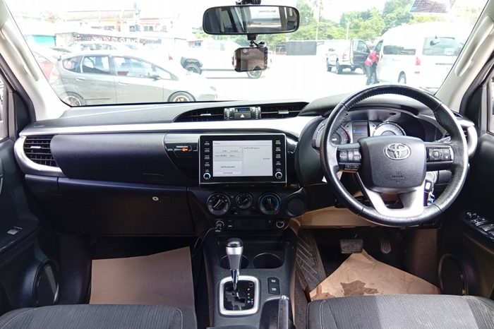 REVO PRE 2020 2.4 MID AT DOUBLE CAB SILVER  7468 full