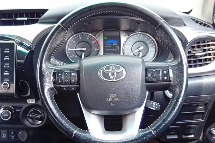 REVO 4WD 2020 2.8G MT SMART CAB SILVER  4014 full