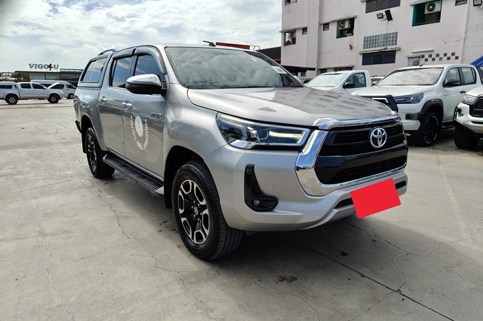 REVO 4WD 2020 2.8G AT DOUBLE CAB SILVER  8534 full