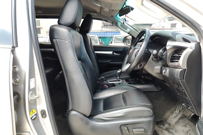 REVO 4WD 2020 2.8G AT DOUBLE CAB SILVER  8534 full