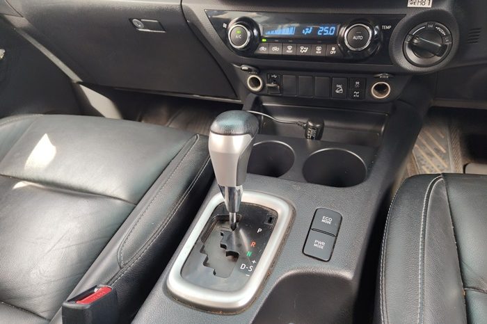 REVO 4WD 2020 2.8G AT DOUBLE CAB SILVER  8534 full