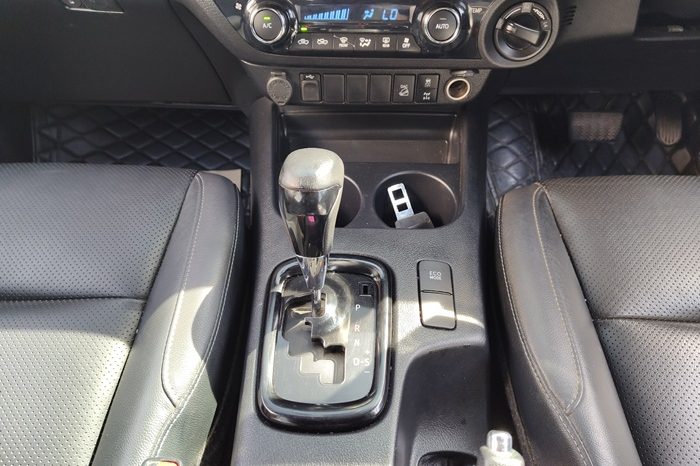 ROCCO 4WD 2021 2.8G AT DOUBLE CAB WHITE  8259 full