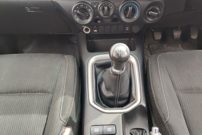 REVO 4WD 2019 2.4E MT DOUBLE CAB SILVER  183 full