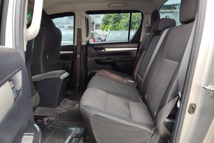 REVO PRE 2020 2.4E AT DOUBLE CAB SILVER  6422 full