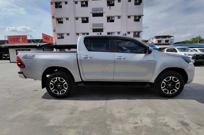 REVO 4WD 2021 2.4E MT DOUBLE CAB SILVER  7835 full