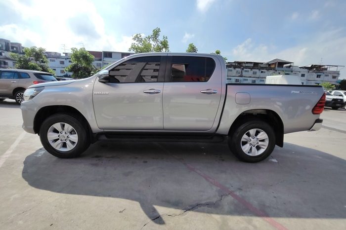 REVO PRE 2020 2.4E AT DOUBLE CAB SILVER  6424 full