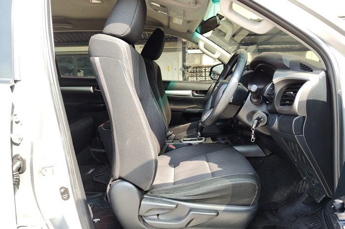 REVO PRE 2020 2.4E AT DOUBLE CAB SILVER  6424 full