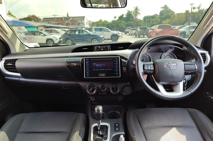 REVO PRE 2020 2.4E AT DOUBLE CAB SILVER  6424 full
