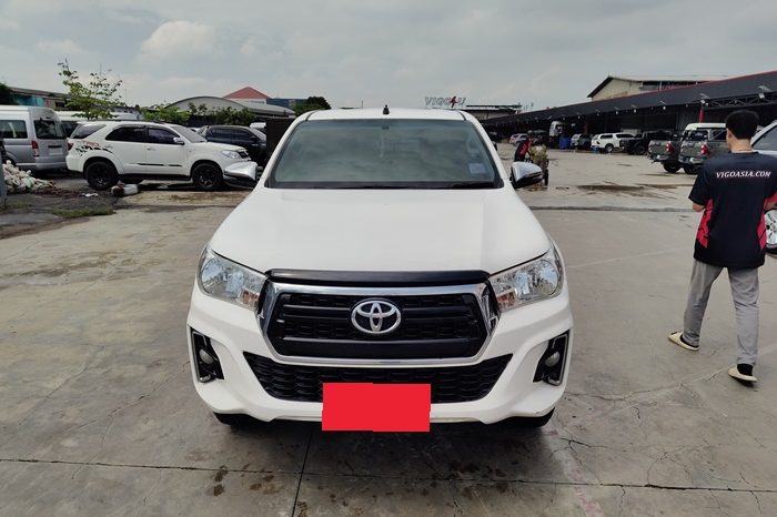 REVO PRE 2019 2.4E AT DOUBLE CAB WHITE  3970 full