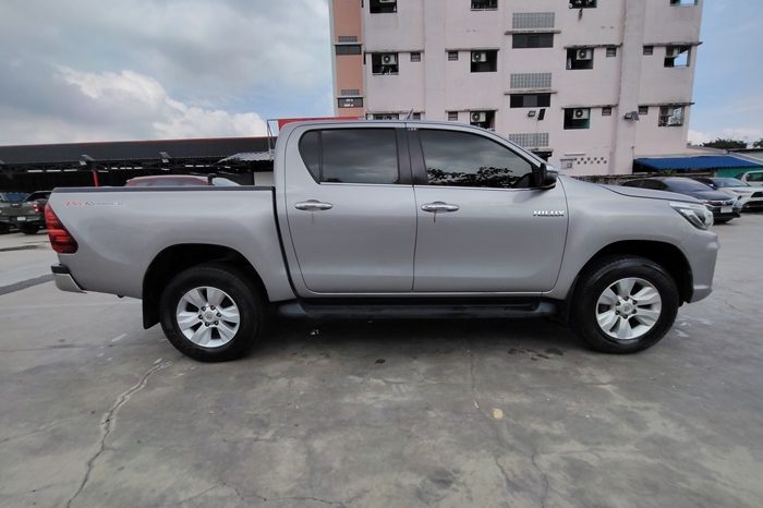 REVO PRE 2020 2.4G AT DOUBLE CAB SILVER  378 full