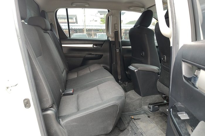 REVO PRE 2019 2.4E AT DOUBLE CAB WHITE  3964 full