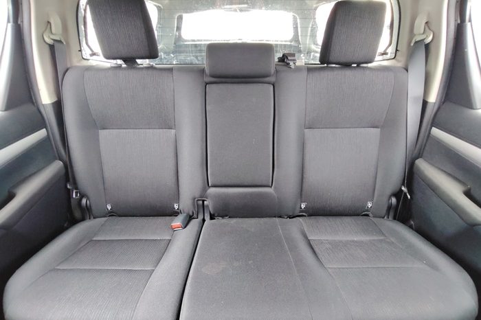 REVO PRE 2019 2.4E AT DOUBLE CAB WHITE  3964 full