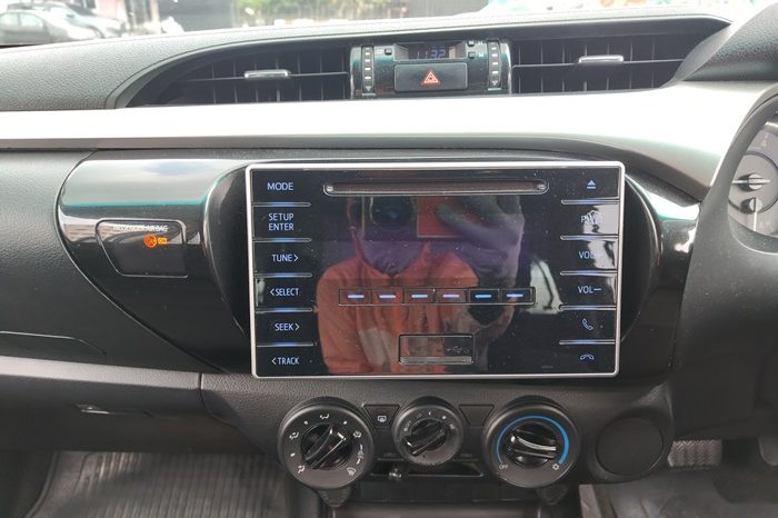 REVO PRE 2019 2.4E AT DOUBLE CAB WHITE  3964 full