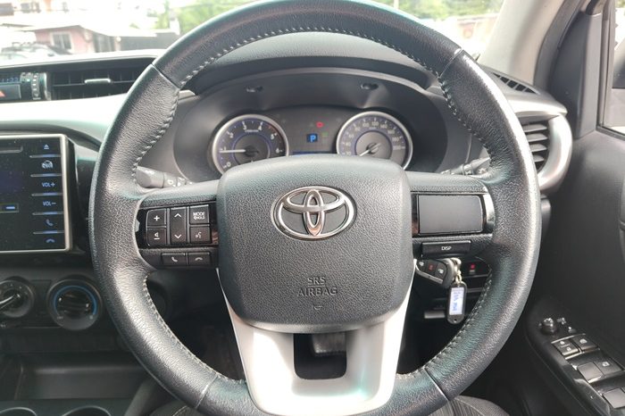 REVO PRE 2019 2.4E AT DOUBLE CAB WHITE  3964 full
