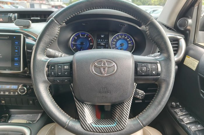 REVO 4WD 2015 2.8G MT DOUBLE CAB BLACK  8008 full