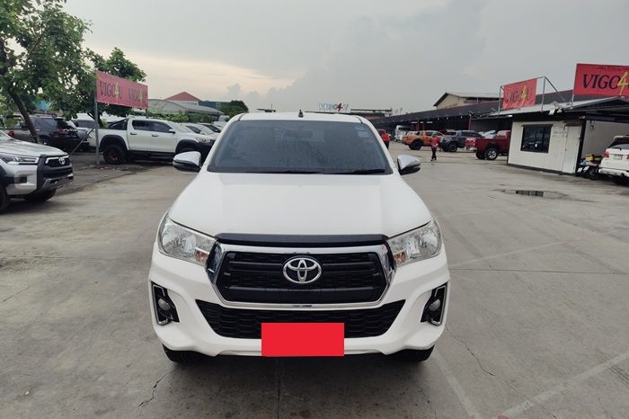 REVO PRE 2019 2.4E AT DOUBLE CAB WHITE  3965 full