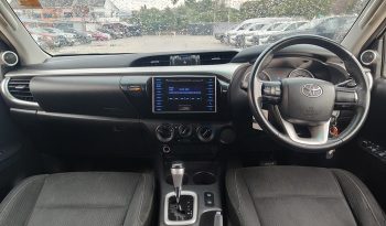 REVO PRE 2019 2.4E AT DOUBLE CAB WHITE  3965 full