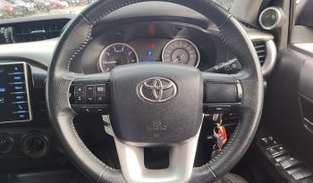 REVO PRE 2019 2.4E AT DOUBLE CAB WHITE  3965 full