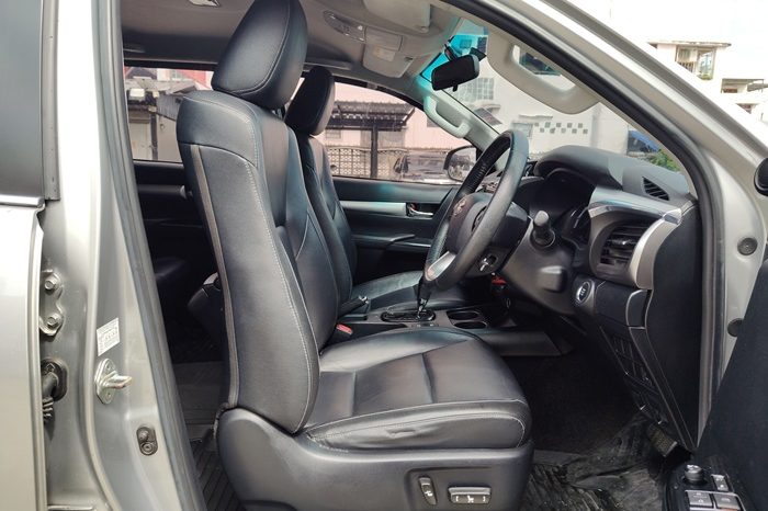REVO 4WD 2020 2.8G AT DOUBLE CAB SILVER  9030 full