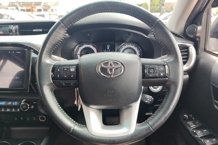 REVO 4WD 2020 2.8G AT DOUBLE CAB SILVER  9030 full