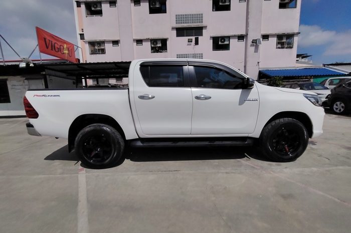 REVO PRE 2018 2.4E AT DOUBLE CAB WHITE  769 full