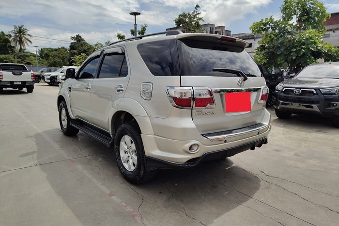 TOYOTA 2WD 2010 2.7V AT FORTUNER SILVER  1574 full