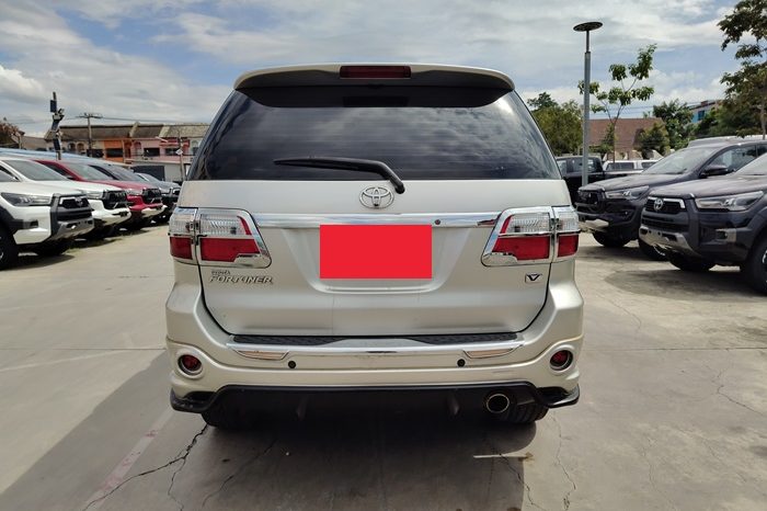 TOYOTA 2WD 2010 2.7V AT FORTUNER SILVER  1574 full