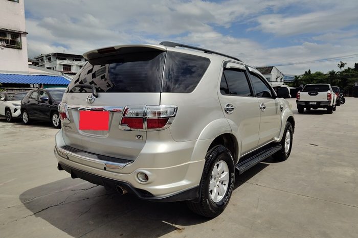 TOYOTA 2WD 2010 2.7V AT FORTUNER SILVER  1574 full