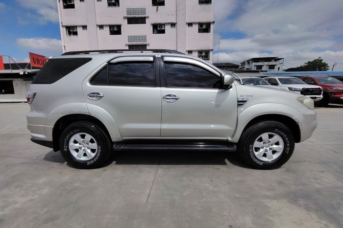 TOYOTA 2WD 2010 2.7V AT FORTUNER SILVER  1574 full