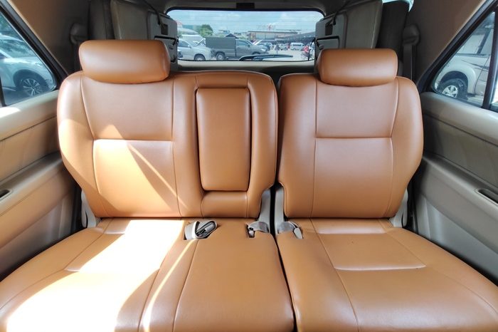TOYOTA 2WD 2010 2.7V AT FORTUNER SILVER  1574 full