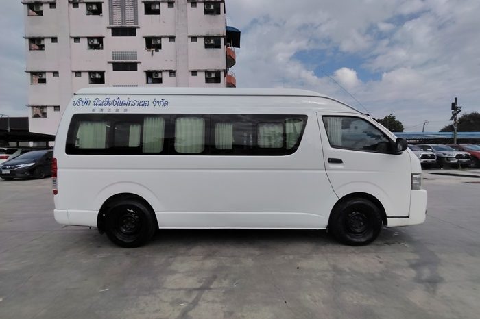 TOYOTA 2WD 2018 3.0 MT COMMUTER WHITE  1666 full