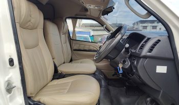 TOYOTA 2WD 2018 3.0 MT COMMUTER WHITE  1666 full