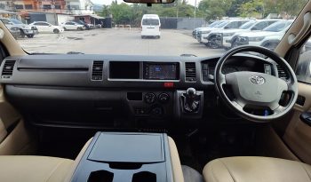 TOYOTA 2WD 2018 3.0 MT COMMUTER WHITE  1666 full