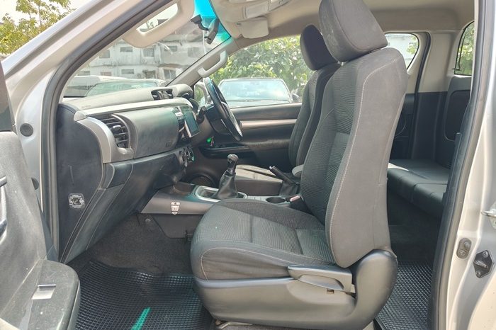 REVO 4WD 2020 2.4E MT SMART CAB SILVER  6290 full