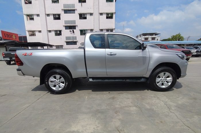 REVO 4WD 2020 2.4E MT SMART CAB SILVER  6290 full