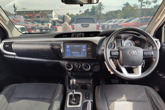 REVO PRE 2022 2.4E AT DOUBLE CAB DARK GREY  1459 full