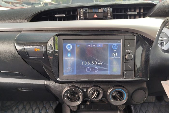 REVO PRE 2022 2.4E AT DOUBLE CAB DARK GREY  1459 full