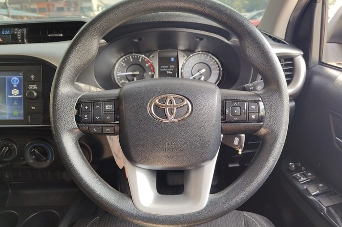 REVO PRE 2022 2.4E AT DOUBLE CAB DARK GREY  1459 full